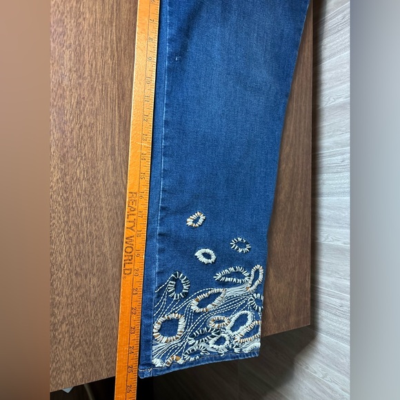Chico’s Girlfriend Straight Leg Ankle Elegant Embroidered Jeans - Picture 8 of 9